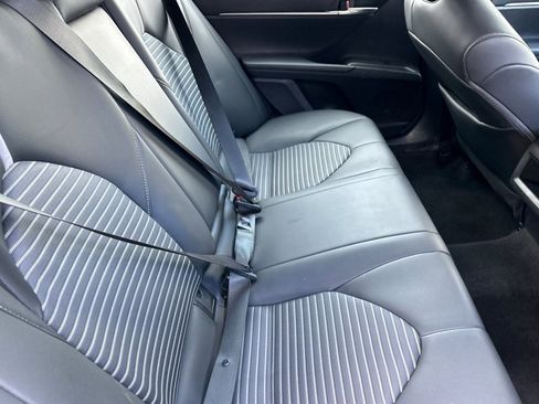 Used 2021 Toyota Camry SE image 30