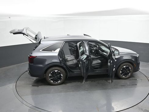 Used 2024 Kia Sorento S FWD image 50