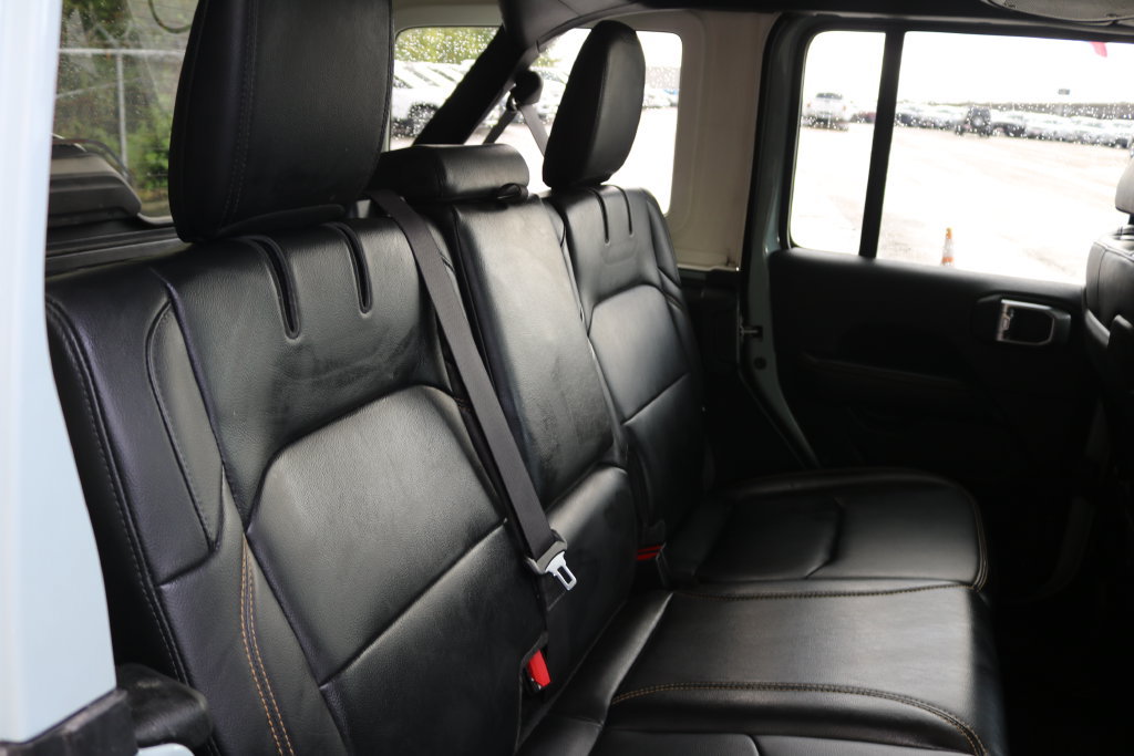 Used 2024 Jeep Wrangler Unlimited Sahara AWD/4WD image 17