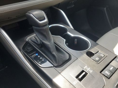 Used 2021 Toyota Highlander XLE image 32