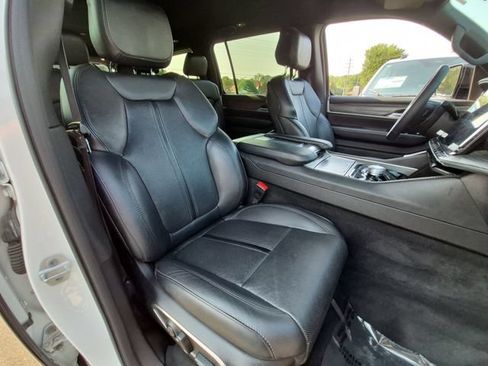 Used 2024 Jeep Wagoneer L Series II w/ Flexible Seating Group AWD/4WD image 34