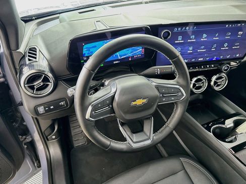 Used 2024 Chevrolet Blazer EV LT AWD/4WD image 23
