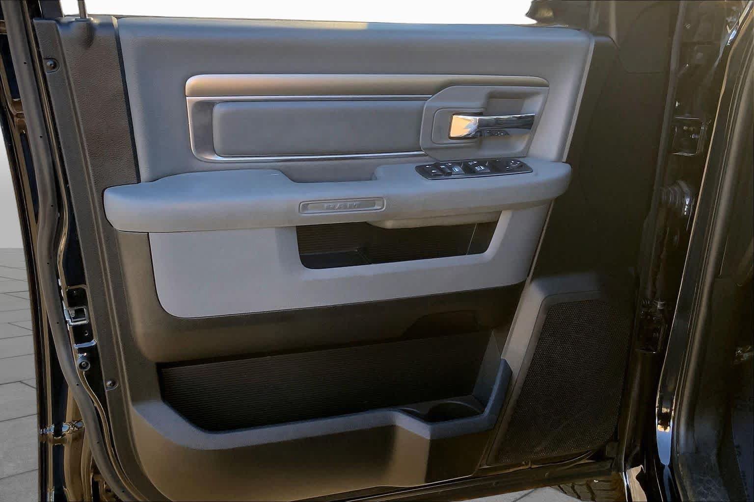 Used 2019 RAM 1500 Warlock w/ Electronics Group RWD image 19