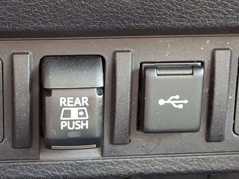Used 2021 Toyota Tacoma SR5 AWD/4WD image 22