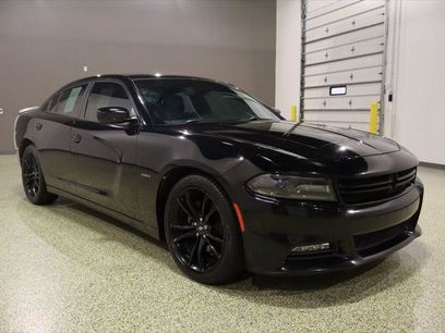 Used 2017 Dodge Charger R/T w/ Navigation & Travel Group