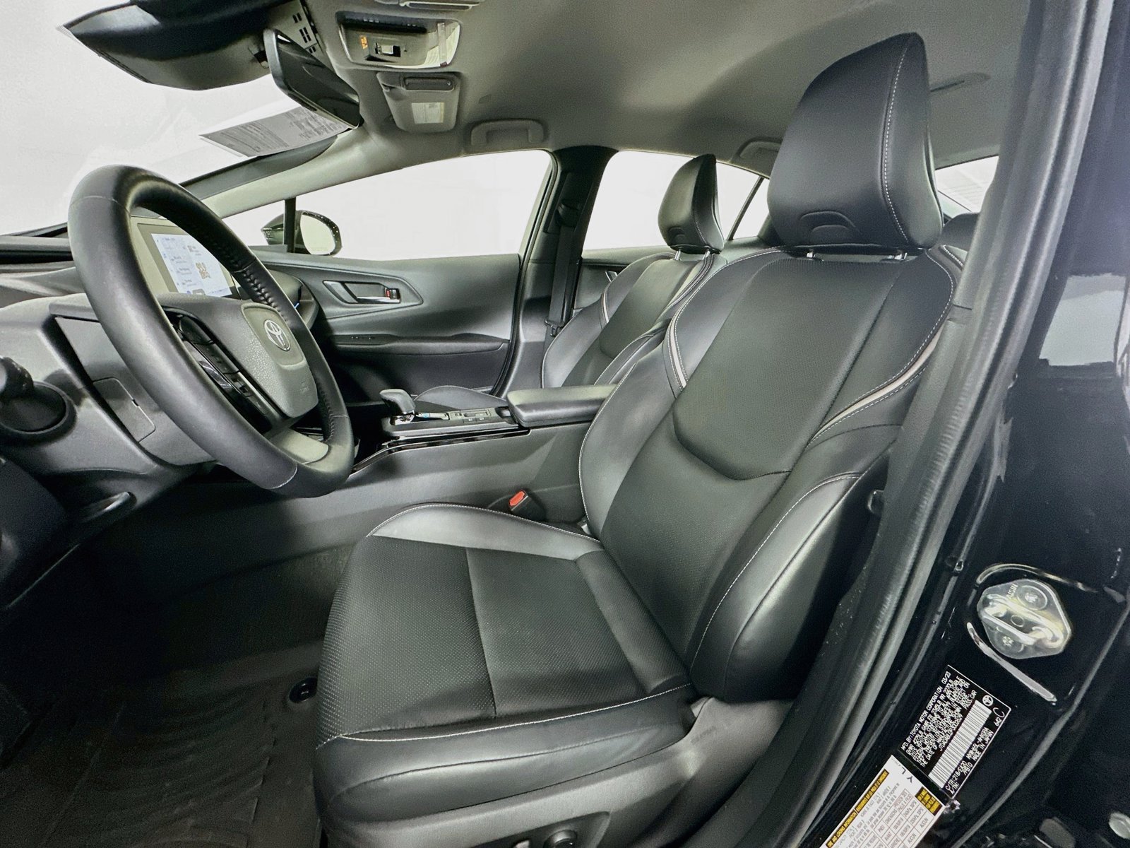 Used 2023 Toyota Prius XLE AWD/4WD image 21