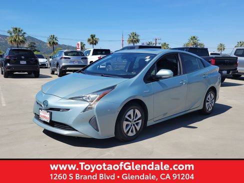 Certified 2017 Toyota Prius Four w/ Premium Convenience Package image 1
