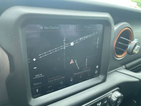 Used 2021 Jeep Gladiator Mojave AWD/4WD image 19