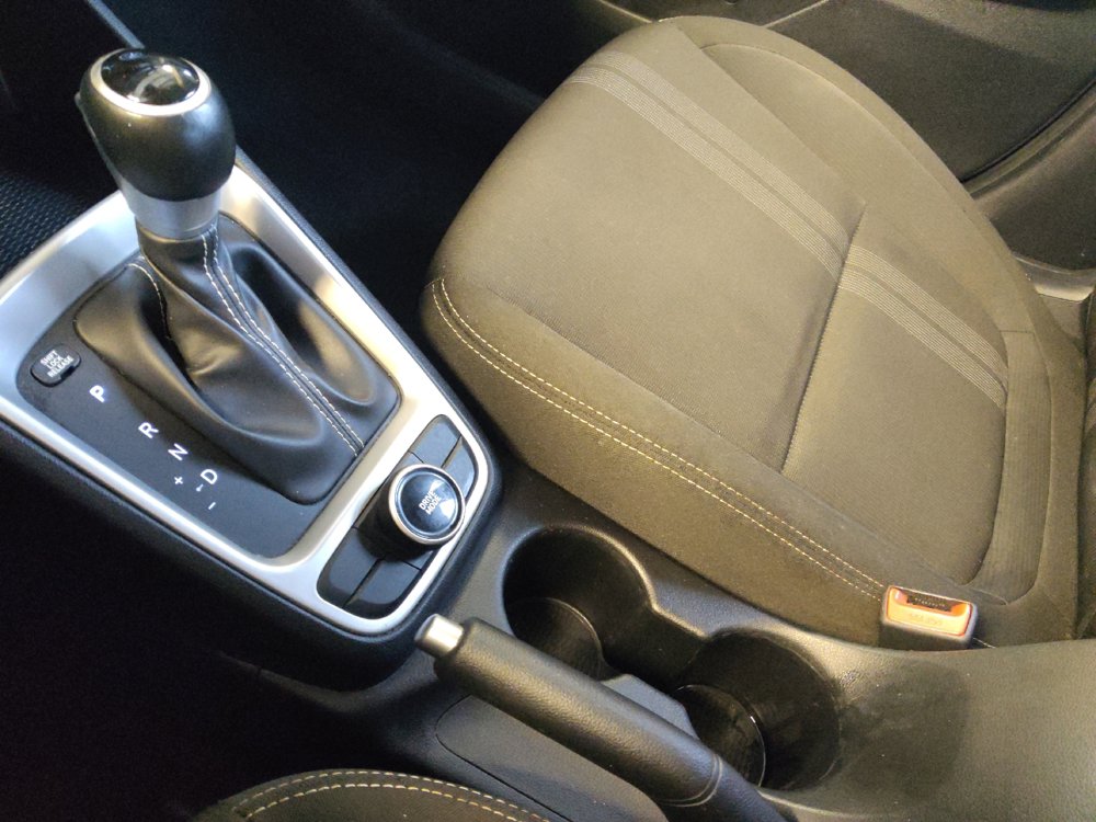Used 2025 Hyundai Venue SEL FWD image 26
