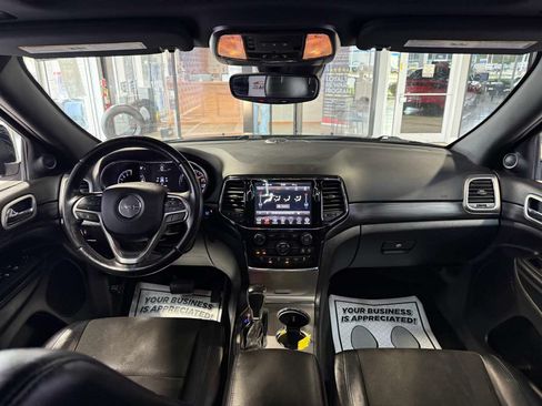 Used 2021 Jeep Grand Cherokee Laredo X AWD/4WD image 23