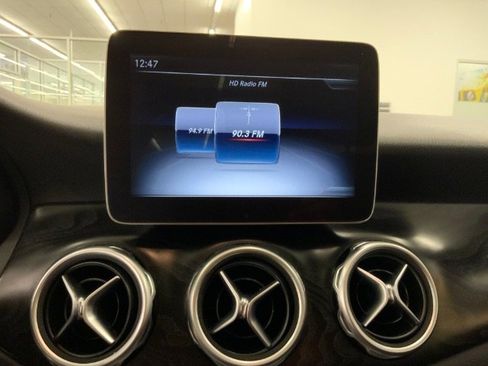 Used 2018 Mercedes-Benz GLA 250 GLA 250 4MATIC SUV image 19