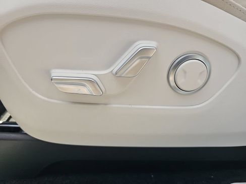 Certified 2026 Hyundai Ioniq 9 SEL AWD/4WD image 13