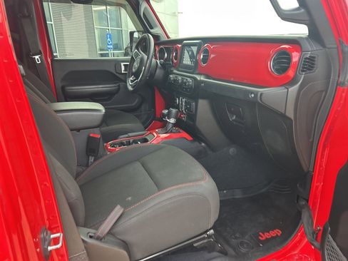 Used 2020 Jeep Gladiator Rubicon w/ Cold Weather Group image 11