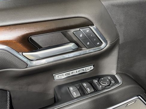 Used 2024 GMC Sierra 1500 Denali RWD image 17