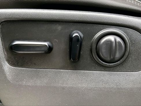 Used 2019 Chevrolet Silverado 1500 High Country w/ Technology Package image 34