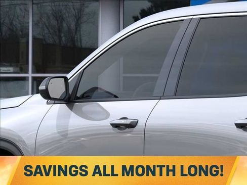 New 2026 Chevrolet Traverse LT w/ Sun and Wheel Package FWD image 12
