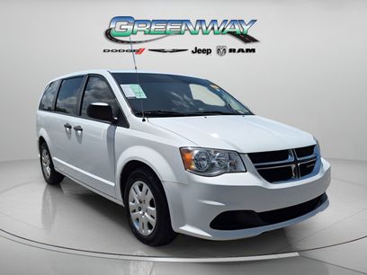 Used 2020 Dodge Grand Caravan SE w/ UConnect Hands-Free Group