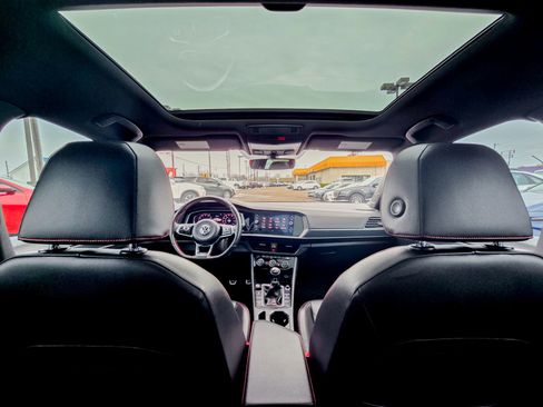 Used 2019 Volkswagen Jetta GLI Autobahn image 2