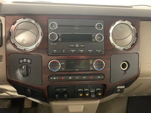 Used 2010 Ford F350 Lariat image 11
