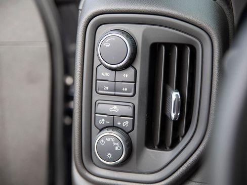 Used 2021 Chevrolet Silverado 1500 Custom Trail Boss image 17