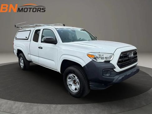 Used 2019 Toyota Tacoma SR RWD image 3