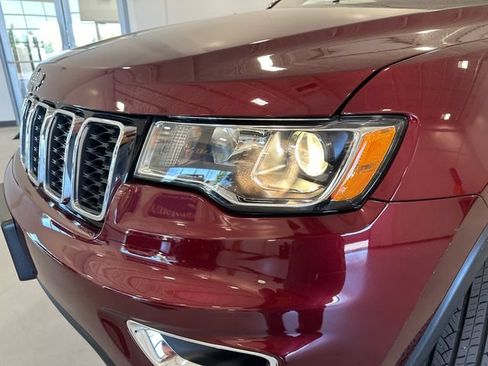 Used 2022 Jeep Grand Cherokee Limited AWD/4WD image 11