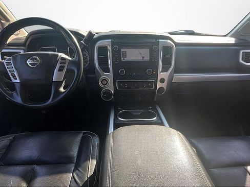 Used 2017 Nissan Titan S image 7