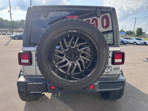 Used 2020 Jeep Wrangler Unlimited Sahara AWD/4WD image 7