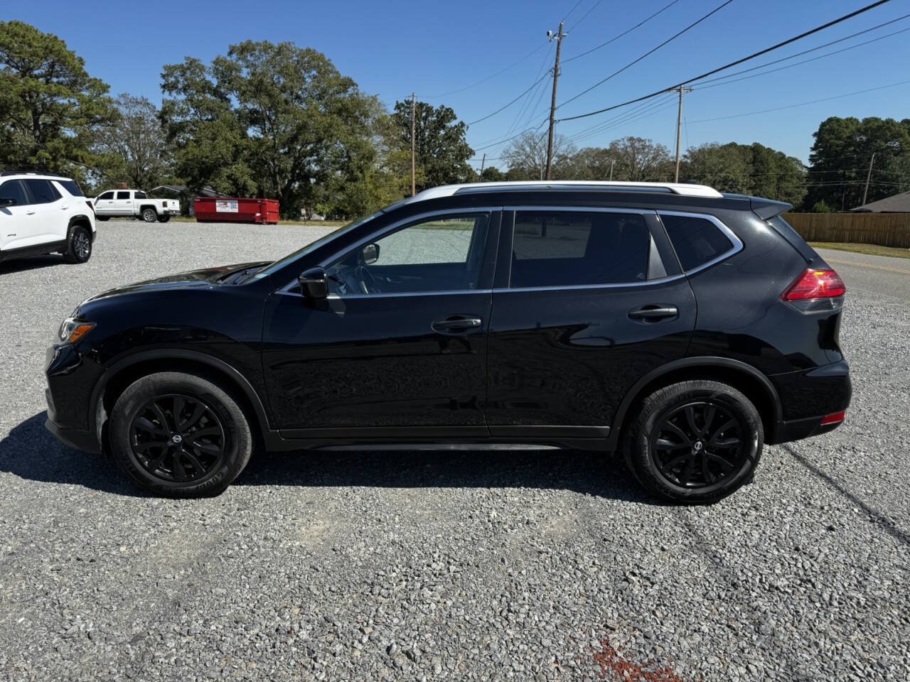Used 2017 Nissan Rogue SV FWD image 10