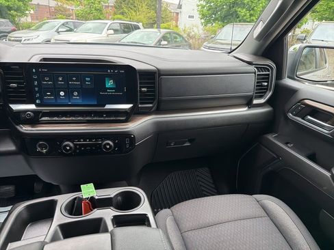 Used 2024 Chevrolet Silverado 1500 LT AWD/4WD image 21