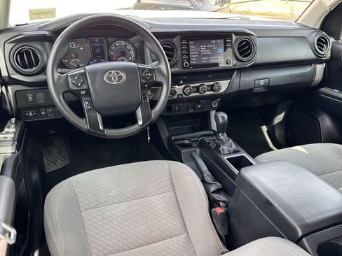 Used 2020 Toyota Tacoma SR image 7