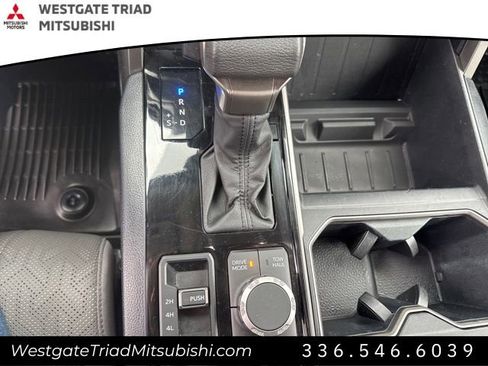 Used 2022 Toyota Tundra SR5 w/ Advanced Technology Package image 23