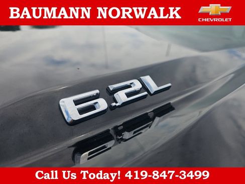 Used 2021 Chevrolet Silverado 1500 High Country w/ Technology Package AWD/4WD image 12