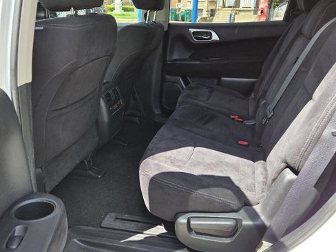 Used 2014 Nissan Pathfinder SV AWD/4WD image 12