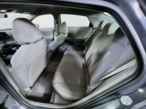 Used 2023 Hyundai Elantra SEL FWD image 22