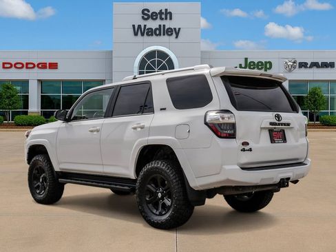Used 2018 Toyota 4Runner SR5 image 5