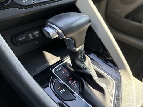 Used 2019 Kia Niro Touring image 22