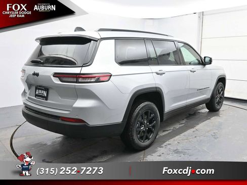 New 2025 Jeep Grand Cherokee L Altitude image 12