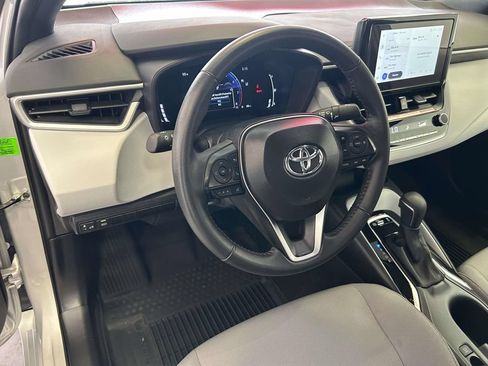 Used 2026 Toyota Corolla SE FWD image 12