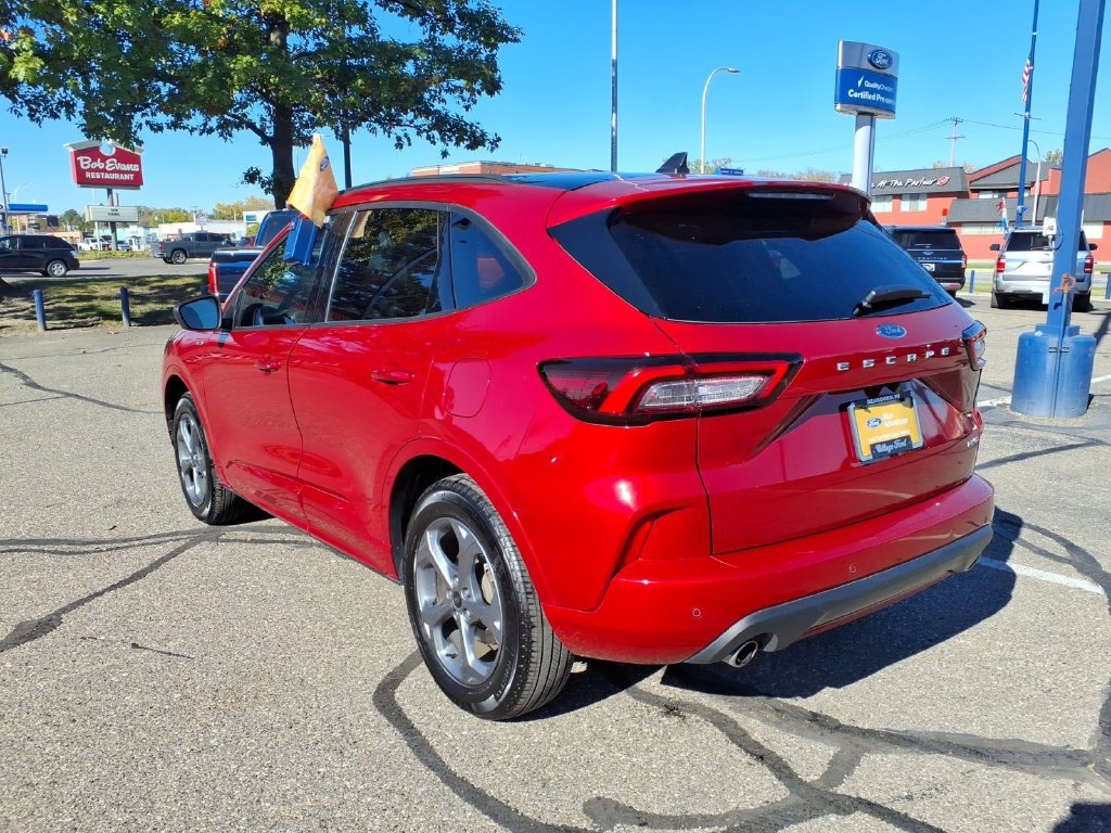 Used 2024 Ford Escape ST-Line w/ Tech Pack #1 AWD/4WD image 9