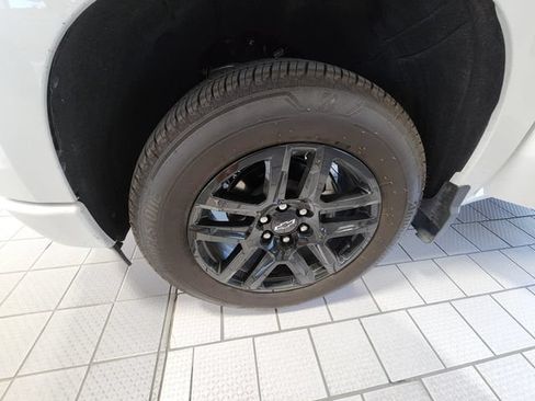 Used 2026 Chevrolet Silverado 1500 RST w/ LPO, Dark Essentials Package RWD image 9