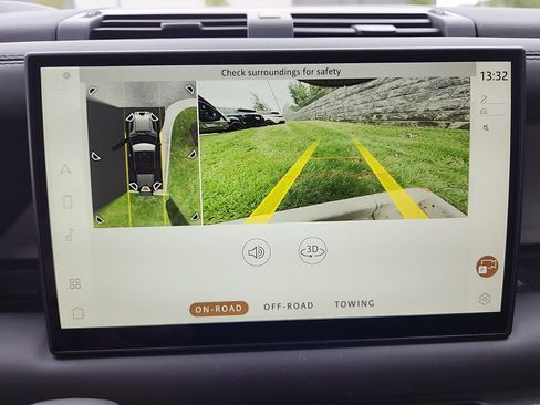 New 2025 Land Rover Defender 110 X-Dynamic SE image 20