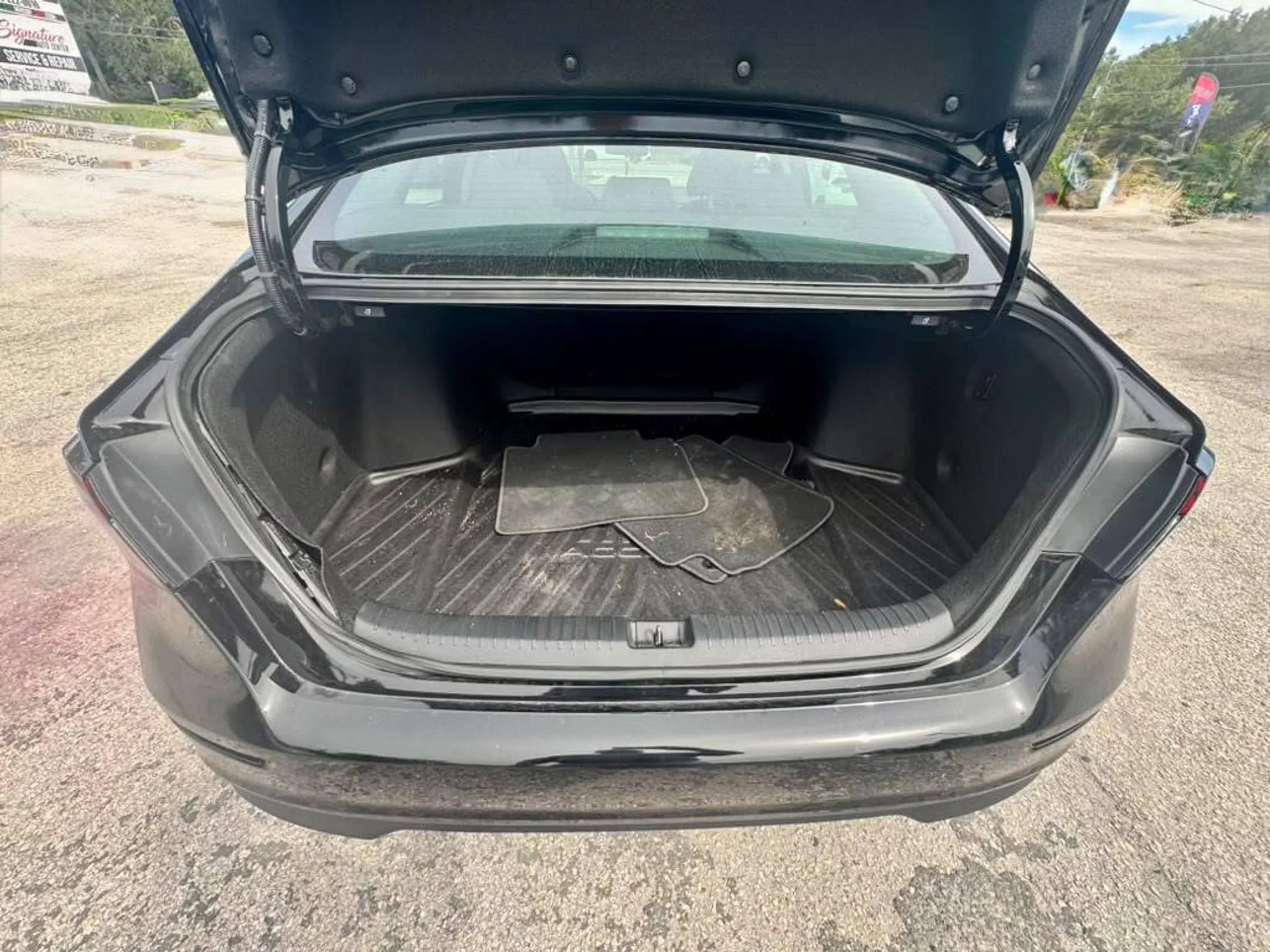 Used 2025 Honda Accord SE image 12