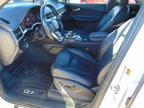 Used 2017 Audi Q7 3.0T Premium Plus image 10