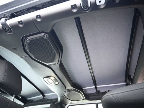 Used 2021 Jeep Wrangler Unlimited Sport image 35