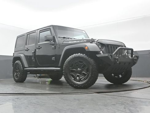 Used 2016 Jeep Wrangler Unlimited Rubicon w/ Connectivity Group AWD/4WD image 27