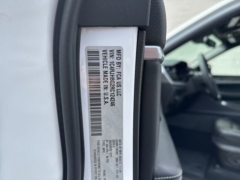 Used 2024 Jeep Grand Cherokee Limited w/ Trailer Tow Package image 8