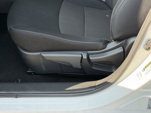 Used 2024 Nissan Sentra SV FWD image 14