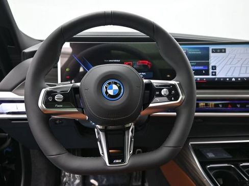 New 2026 BMW i7 xDrive60 w/ Executive Package AWD/4WD image 13