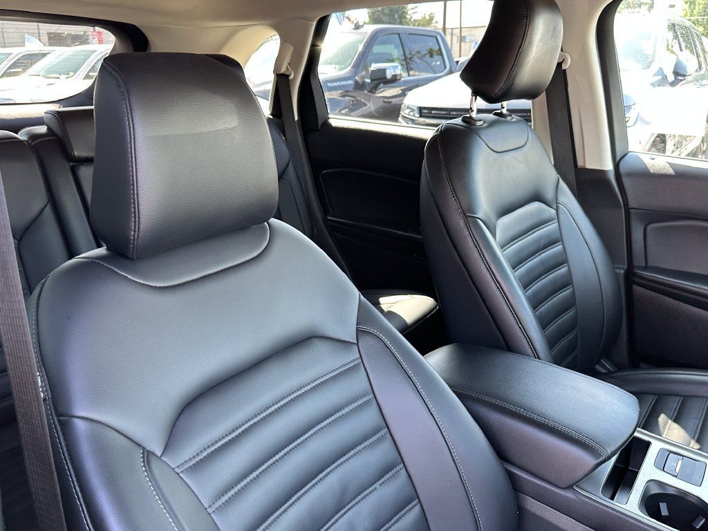 Used 2024 Ford Edge SEL AWD/4WD image 12